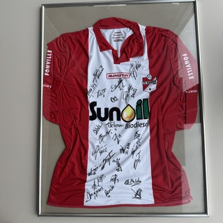 Gesigneerd FC Emmen shirt  door selectie rood/ wit